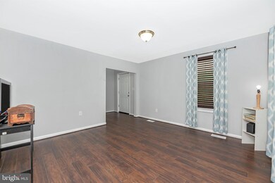 808 Knoxville Rd, Knoxville, MD 21758 - photo 6