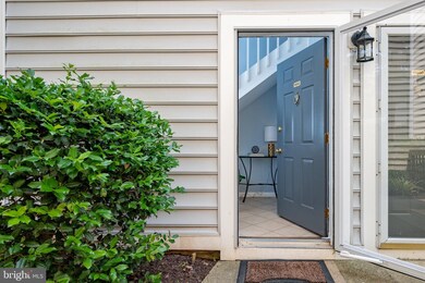 10052 Oakton Terrace Rd unit 10052, Oakton, VA 22124 - photo 3