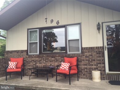796 Fairmont Ave, Mohnton, PA 19540 - photo 4
