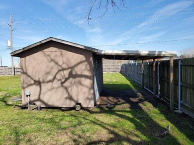 10003 Harry Dr, Needville, TX 77461 - photo 6