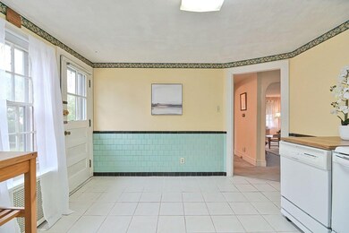 81 Edgemere Rd, Pawtucket, RI 02861 - photo 6