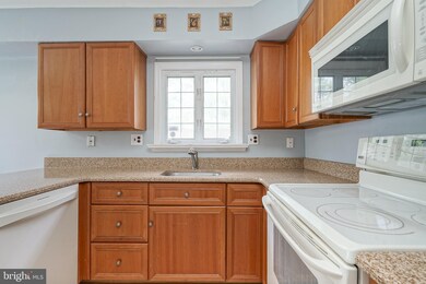 512 Perry Dr, Mount Laurel, NJ 08054 - photo 5