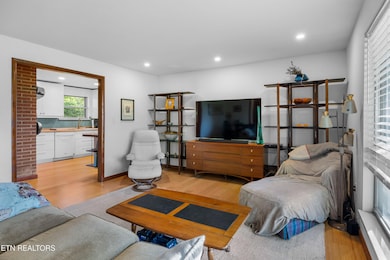 2815SeviervilleRd-1