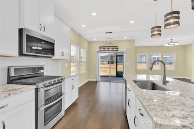 3005 Striped Maple Ct, Charlotte, NC 28215 - photo 7