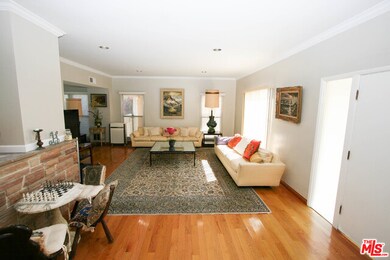 2208 Wellington Rd, Los Angeles, CA 90016 - photo 3