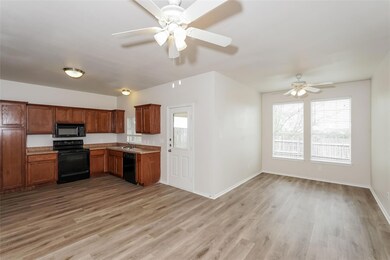 204 Ridgeway Blvd, Weatherford, TX 76086 - photo 5