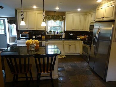 89 Catalpa Ave, Riverside, RI 02915 - photo 4