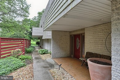 1004 E Walnut St, Palmyra, PA 17078 - photo 3