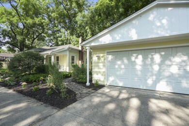 006-photo-front-view-8428278