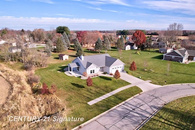 10060 Hemphill Dr, Freeland, MI 48623 - photo 2