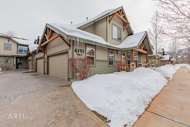 6195 N Fox Pointe Circle - JVest-1b