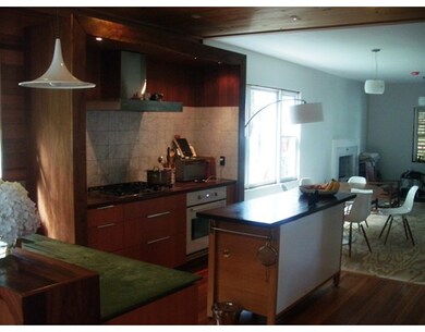 129 Beacon St, Lowell, MA 01850 - photo 5