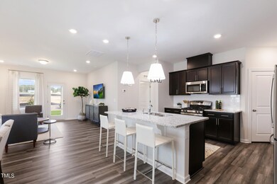 992 Maple Branch Cir unit 4, Graham, NC 27253 - photo 5