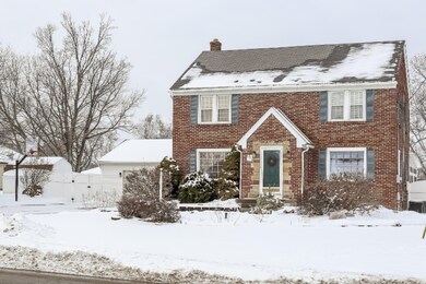 005-Front_View-2322706-medium