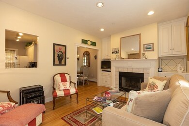 2 Greenleaf St unit 2, Newburyport, MA 01950 - photo 3
