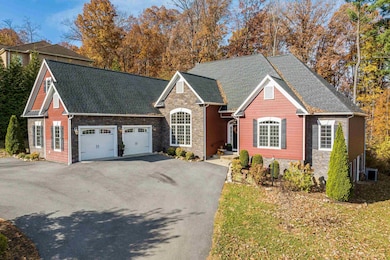 124 Steeplechase Dr, Penn Laird, VA 22846 - photo 2