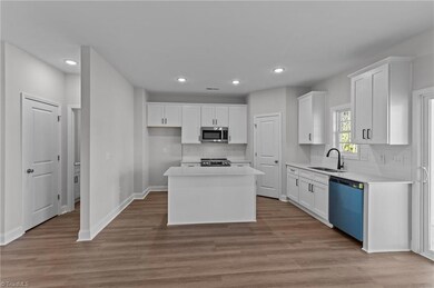 407 Pinnacle Dr, Randleman, NC 27317 - photo 4