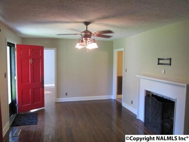 136 Whittier St, Gadsden, AL 35901 - photo 2