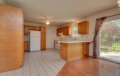 533 Coshocton Ave, Thornville, OH 43076 - photo 6