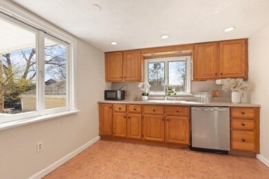 23 Burroughs Rd, North Reading, MA 01864 - photo 7