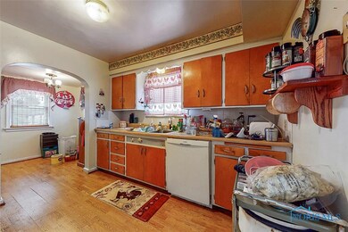 4235 Commonwealth Ave, Toledo, OH 43612 - photo 5