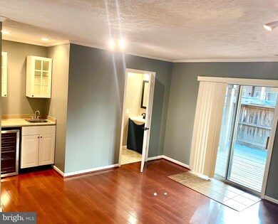 4108 Apple Leaf Ct, Pasadena, MD 21122 - photo 4