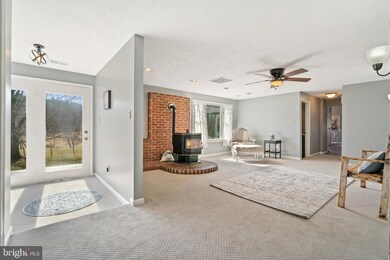 136 Payne Ln, Bentonville, VA 22610 - photo 5