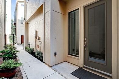 784 Nicholson St, Houston, TX 77007 - photo 2