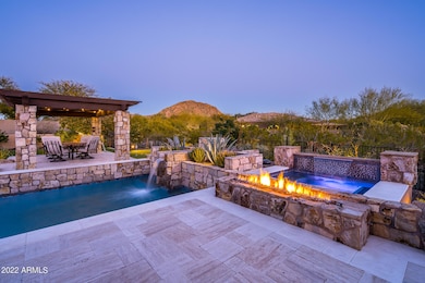 Backyard Mtn Views Over Pool