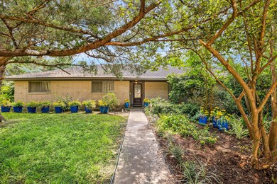 3 Palm Cir, Alvin, TX 77511 - photo 4