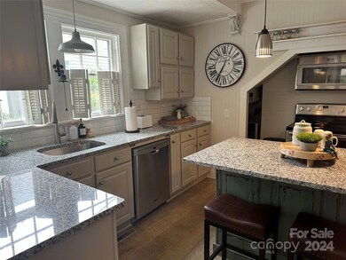 235 N Race St, Statesville, NC 28677 - photo 5