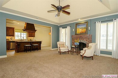 LARGE OPEN GREAT ROOM HAS VAULTED CEILING, GAS OR