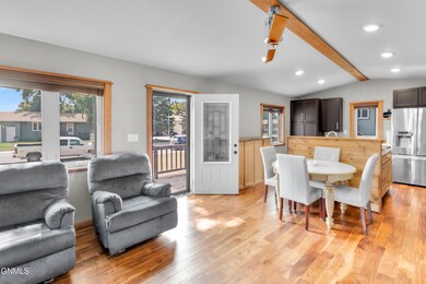 1714 4th St NE, Mandan, ND 58554 - photo 3