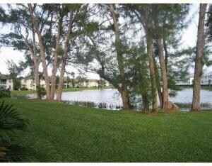 236 Cypress Point Dr unit 236, Palm Beach Gardens, FL 33418 - photo 3
