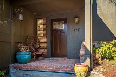 1741 NE Sunset Ln, Grants Pass, OR 97526 - photo 5