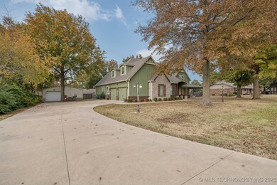 1210 SW 20th St, Wagoner, OK 74467 - photo 2