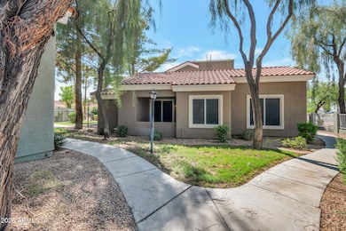 2929 W Yorkshire Dr unit 1102, Phoenix, AZ 85027 - photo 2