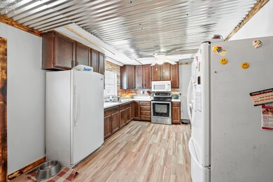 12570 W Axline St, Fostoria, OH 44830 - photo 3