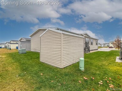 6267 Imperial Dr, Fenton, MI 48430 - photo 7