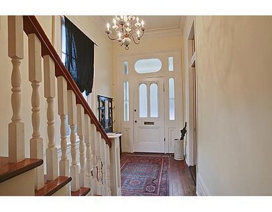 Foyer.