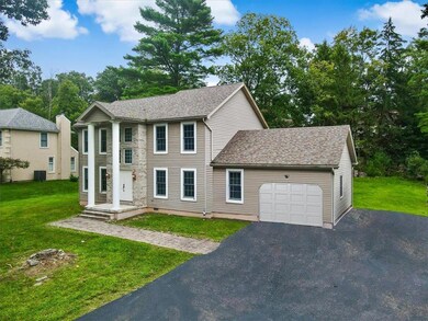 154 Escoll Dr, East Stroudsburg, PA 18301 - photo 2