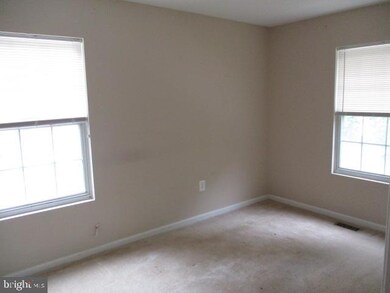 300 Goldleaf Ave, Capitol Heights, MD 20743 - photo 6