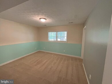 1327 Lakeview Pkwy, Locust Grove, VA 22508 - photo 7