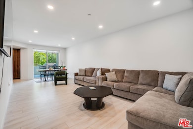 1021 S Shenandoah St unit 101, Los Angeles, CA 90035 - photo 3