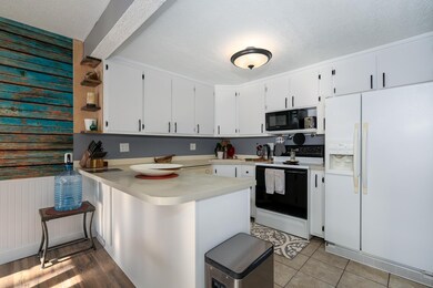 53 Derry St, MerriMacK, NH 03054 - photo 2