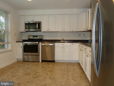 6 Constitution Ave, Doylestown, PA 18901 - photo 4