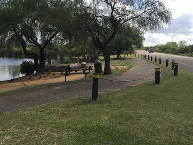 113 Mourning Dove Ct, Laredo, TX 78045 - photo 6