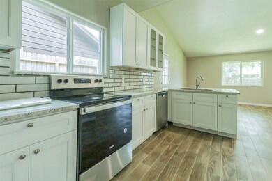 16927 Paint Rock Rd, Friendswood, TX 77546 - photo 4