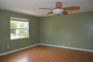 8991 Lithia Ct, Jacksonville, FL 32216 - photo 4