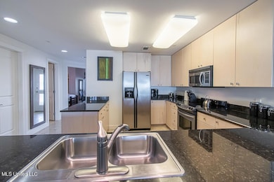 Family room kitchen 1.4